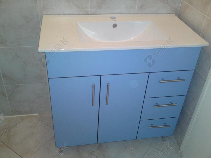 浴室 文件柜 水槽 水龙头 洗手间 水 水暖 房间 室内