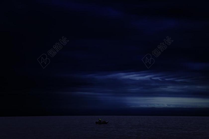 水 船 黑暗 海洋 划船 蓝色 地平线 夜晚的天空 景观