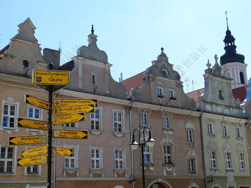黄色交通街头的黄色路牌背景图片