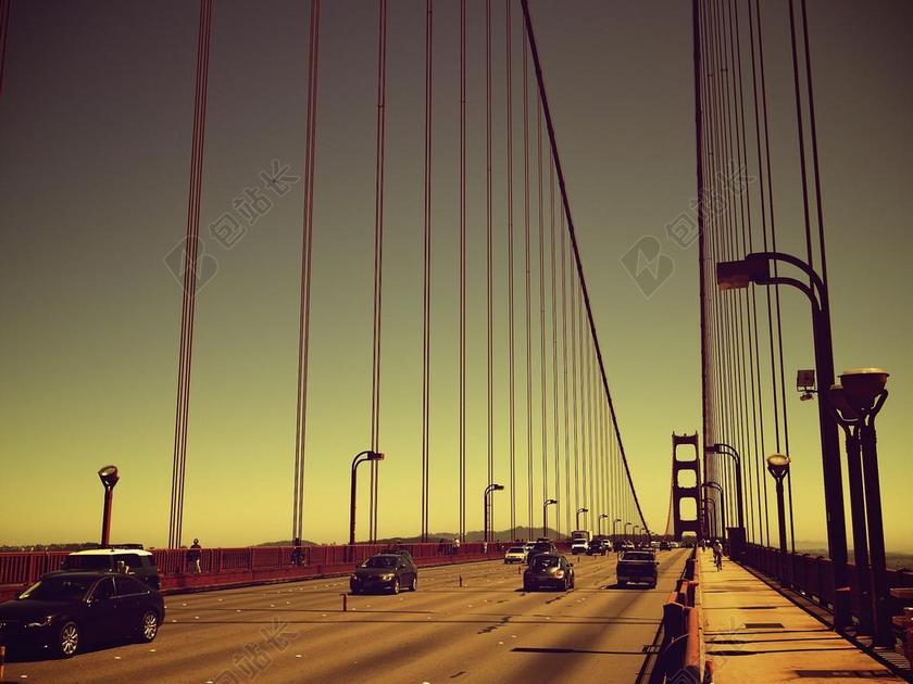 建筑昏暗高速公路背景图片