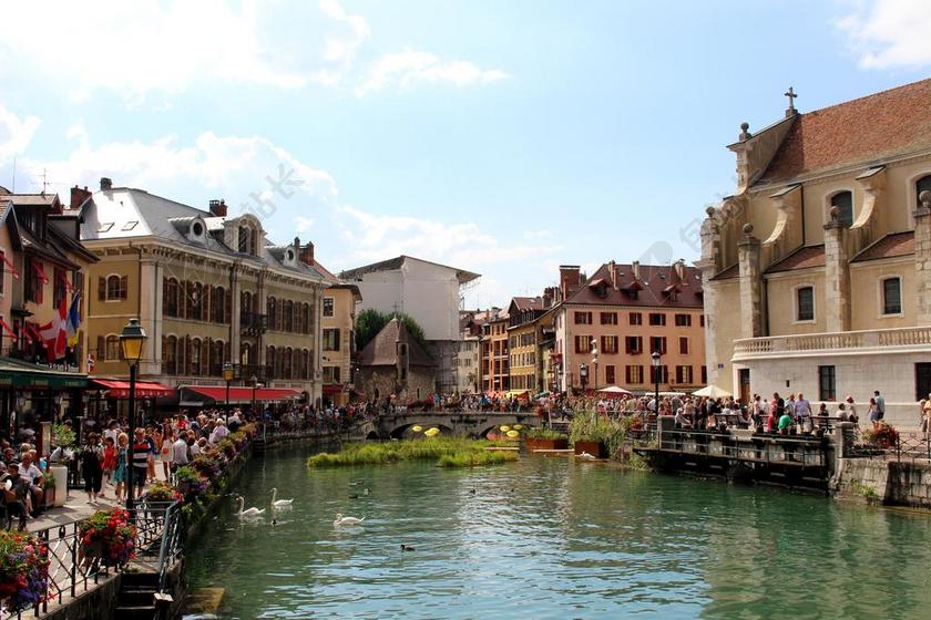 旅游清新阿讷西水上城市背景图片