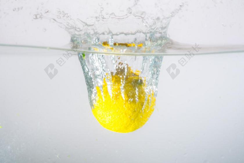 水 注入 柠檬 喷雾 水溅 溢 滴 波 动态 运动 浸泡