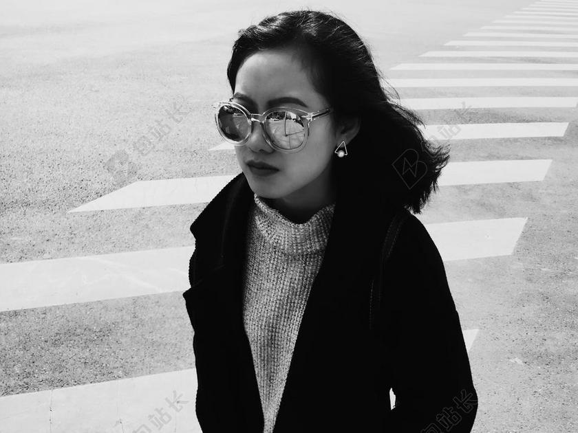 摄影复古不开心的女子模特背景图片