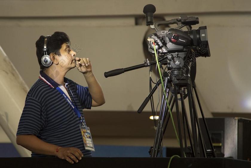 摄影师清新拍摄现场背景图片