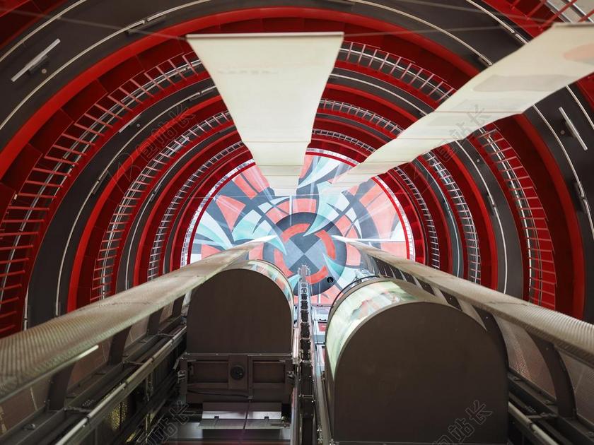 电梯 楼梯 关于未来 架构 运动 驱动器 崛起 降落 红色