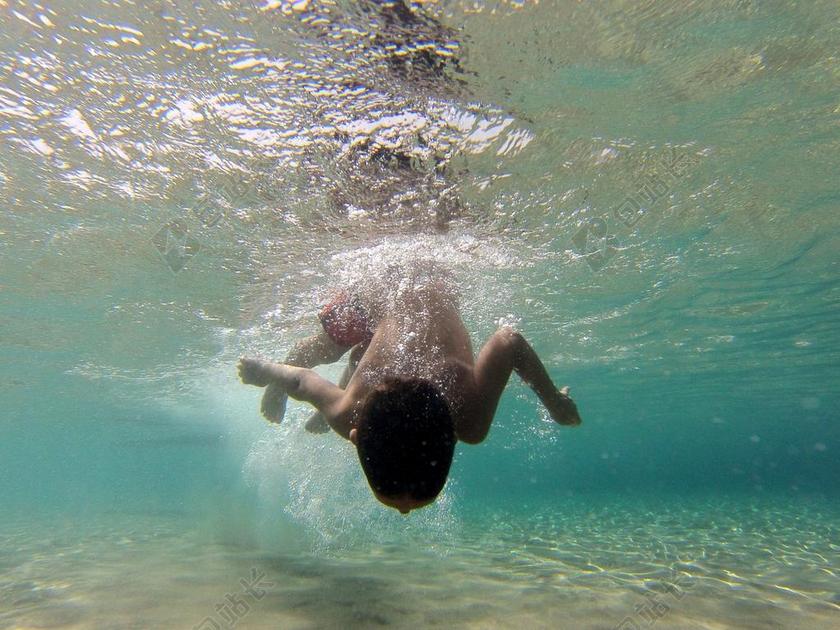 潜水 海 男孩 清除 蓝色 绿松石 度假 水 游泳 享受