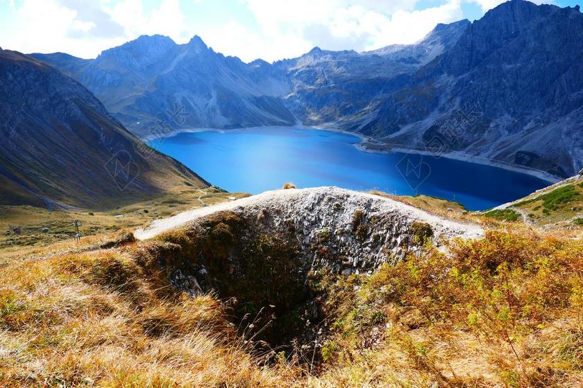 水库 坝 LüNER 湖 山 查看 展望 湖 人工 蓝色