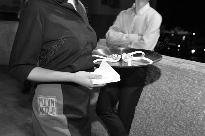 女侍者和顾客背景图片