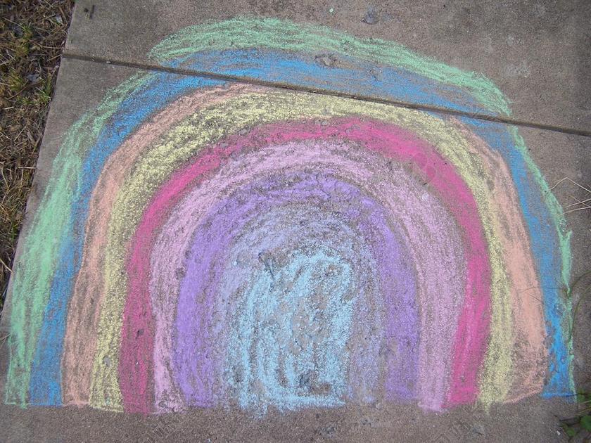 摄影艺术人行道粉笔涂鸦彩虹背景图片