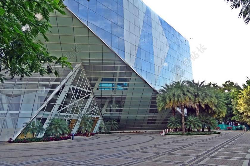 现代的玻璃场馆背景图片