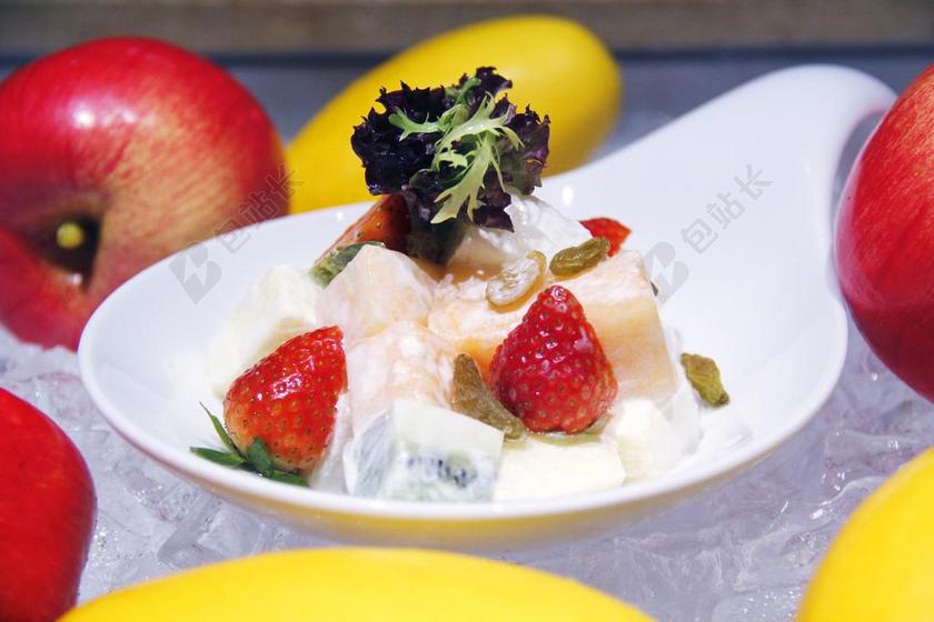 新鲜的水果沙拉背景图片