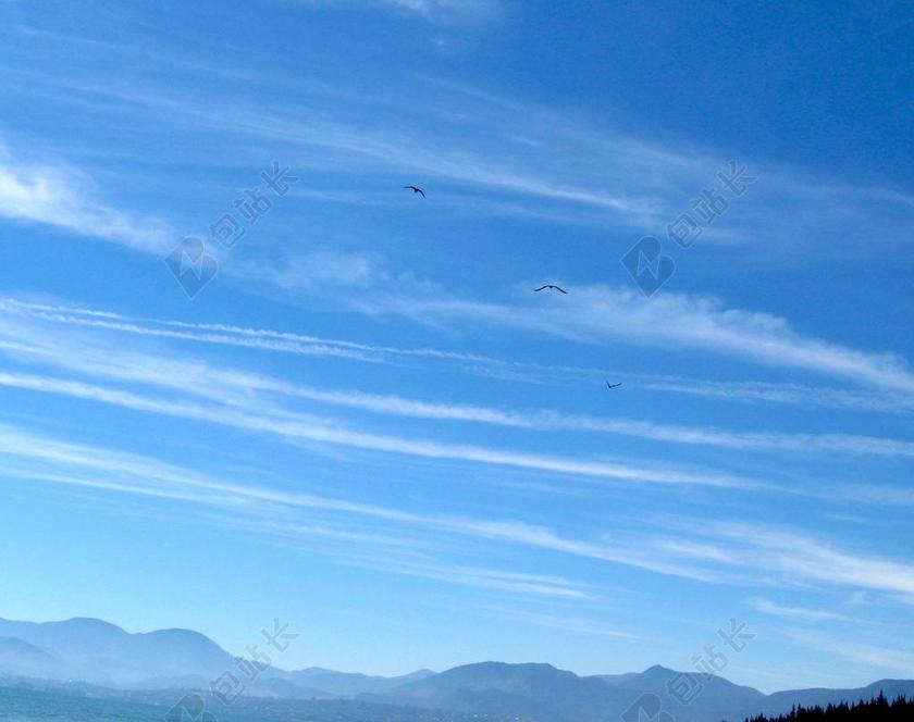 天空云蓝色户外景区宁静远山背景图片