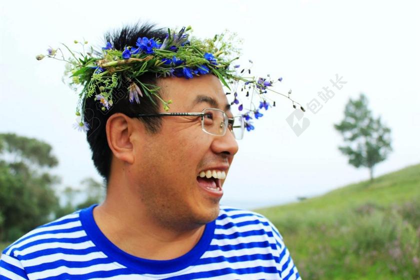 笑容 开心 旅行 花冠 丰宁 男人 花圈 花卉