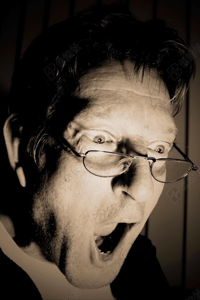 害怕 恐惧 邓玉函 恐慌 恐怖 休克 微颤 兴奋 困惑