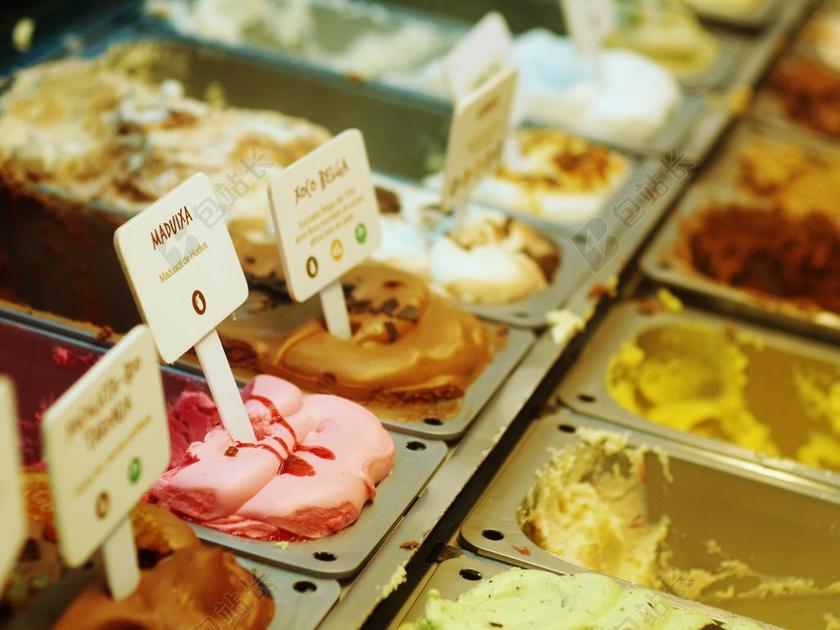 彩色餐饮食物美味盘子里面不同的食物甜食选择背景图片