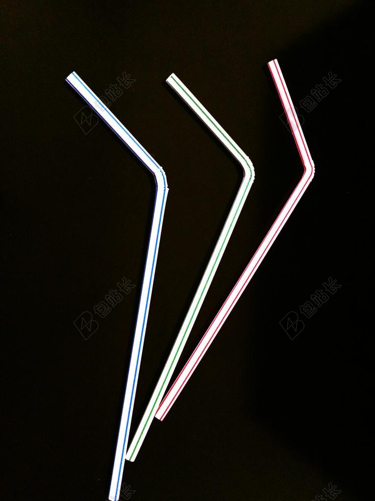 彩色的塑料吸管背景图片