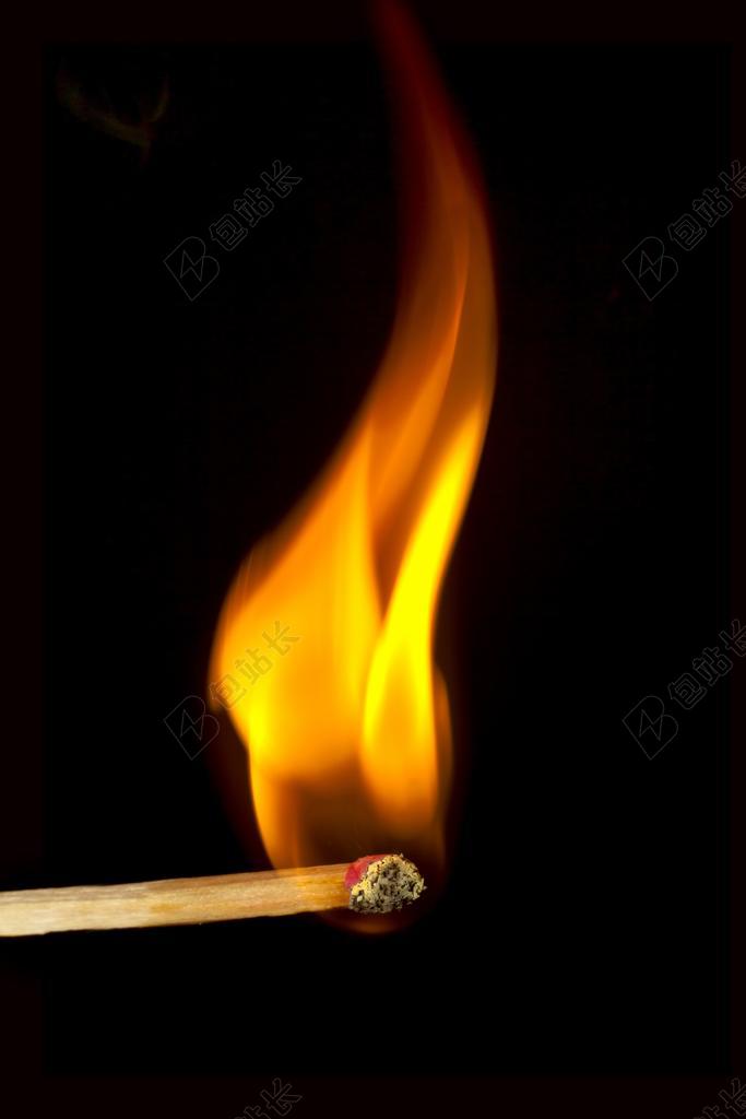 燃烧的火柴背景图片