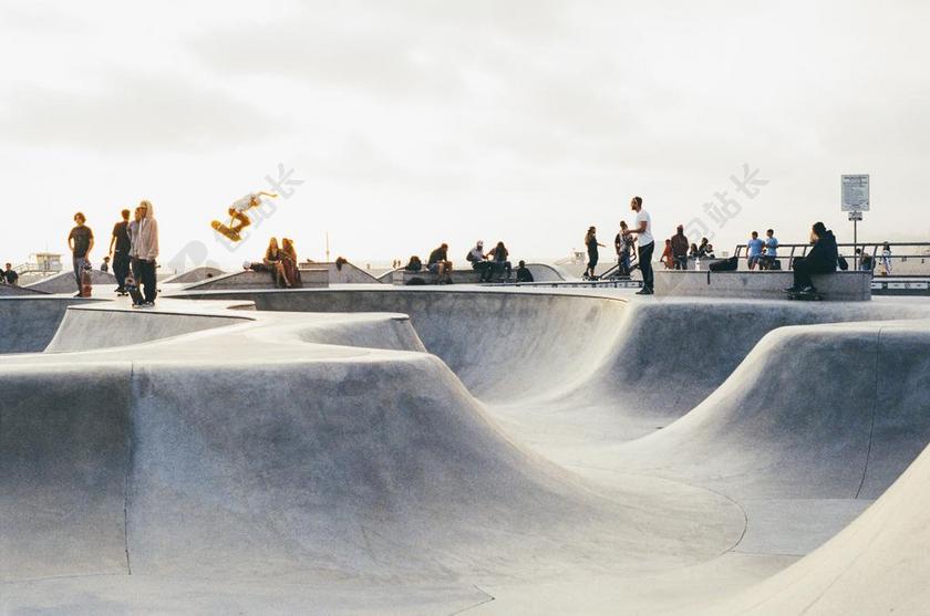运动户外滑板公园背景图片