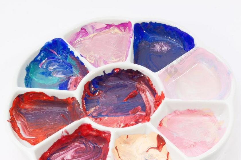 调料盘里彩色的颜料背景图片