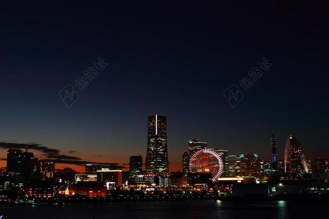 黑色夜晚城市建筑地标设计繁华都市背景图片