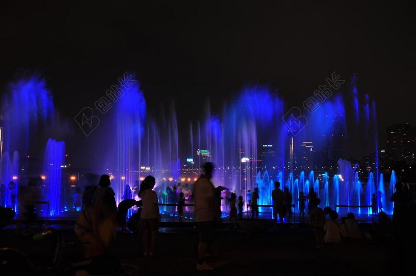 夜景 音乐喷泉 倾角 男人 汉城 韩国 在韩国人