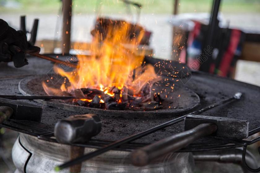 锻造 火 现场ESSE