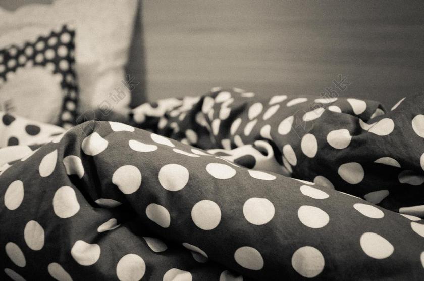 黑白室内装潢沙发床上用品背景图片