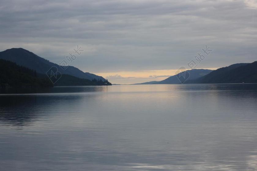 尼斯湖水 湖 苏格兰 水 景观 景区 反思