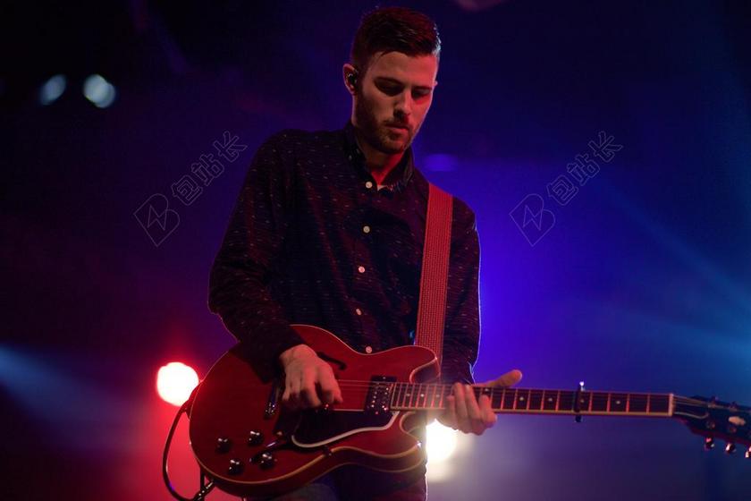 吉他 音乐家 音乐 仪器 吉他手 执行者 电 播放 玩耍