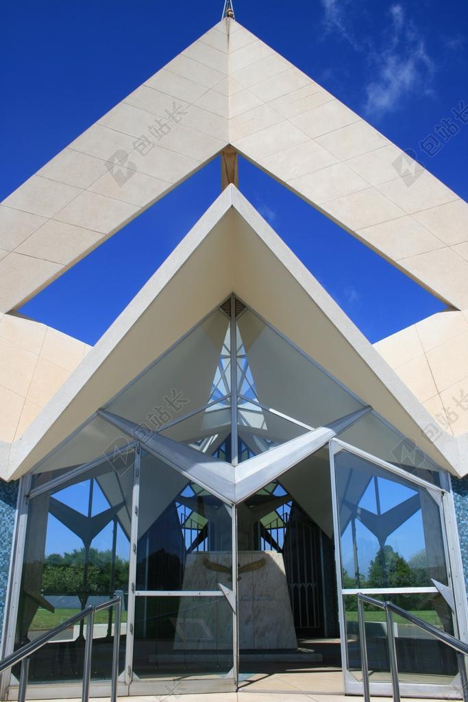 蓝白现代城市建筑几何形体三角形背景图片