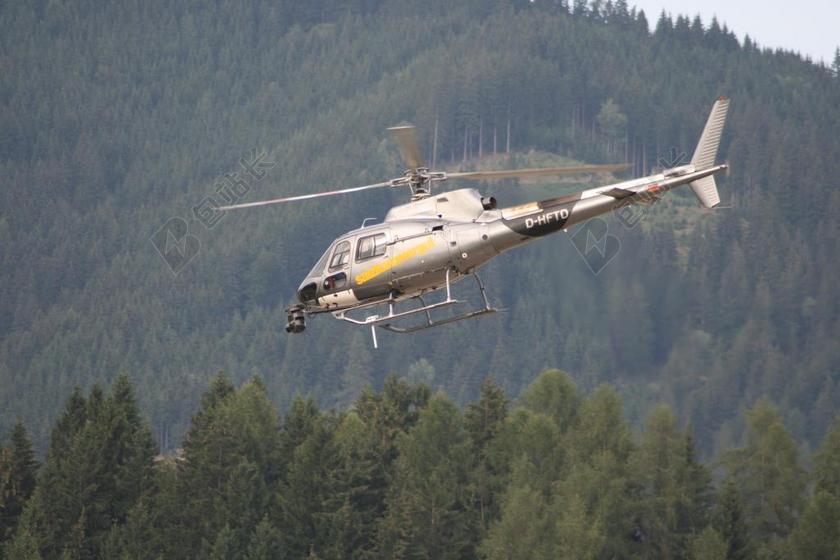 航天航空直升机空中飞行背景图片