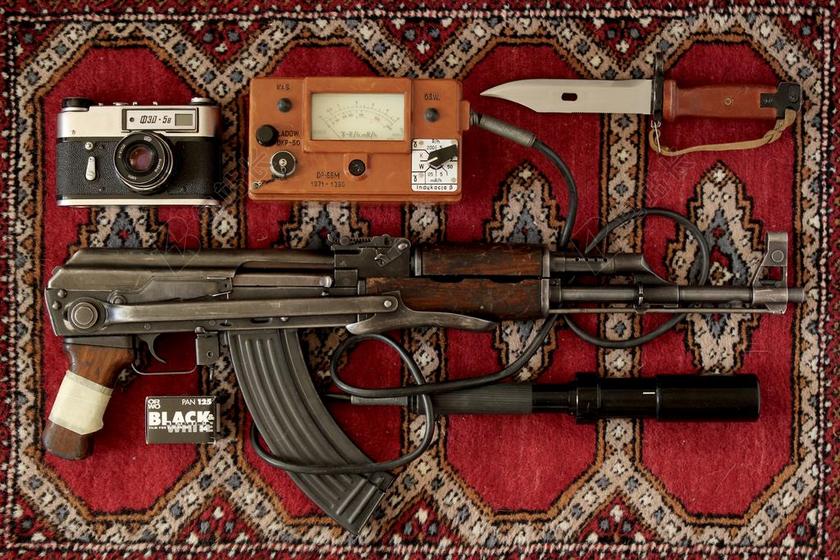 相机 AK47 步枪 突击步枪 武器 手枪 盖革计数器 辐射计