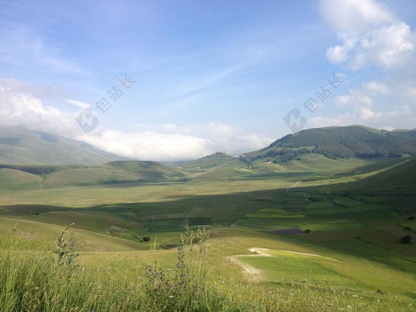 钢琴GRANDE 马尔凯 意大利 山 天空 平原 绿色 假期
