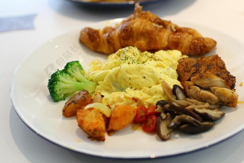 早午餐 食物 早餐 套餐、蛋 花椰菜 西餐