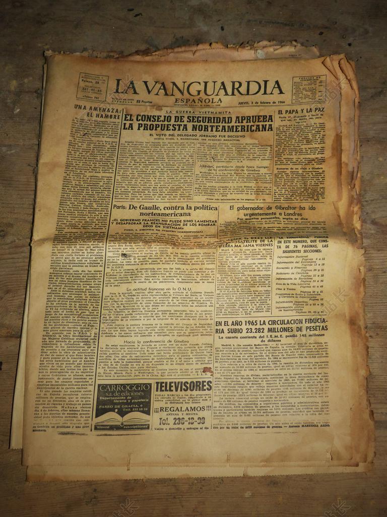 报纸 旧报纸 老 浅黄色 先锋