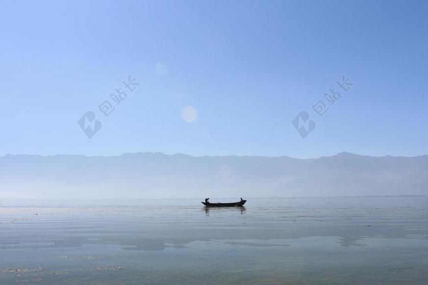 泸沽湖 风景 小舟 独木舟 湖面