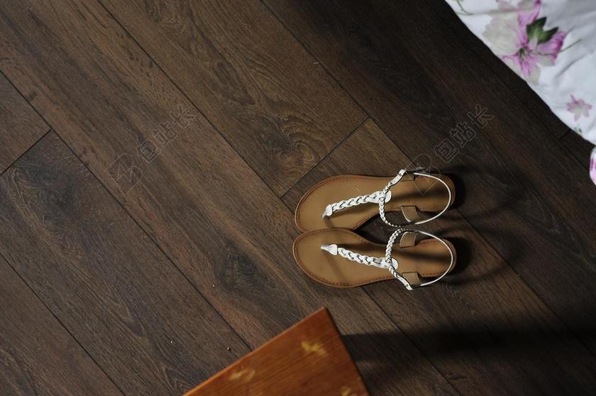 凉鞋 妇女 时尚 鞋 夏季 地板 房间 木材