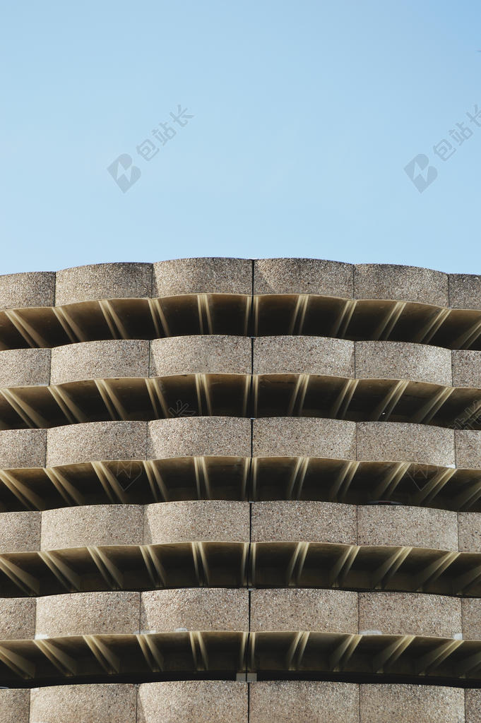 灰色的奇特建筑背景图片