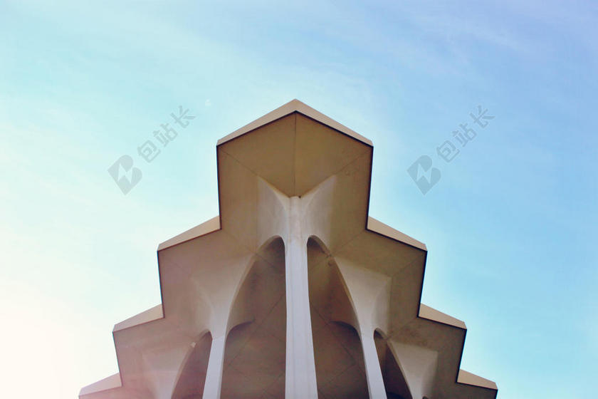 蓝色建筑欧洲特色旅行建筑大楼装修结构背景图片