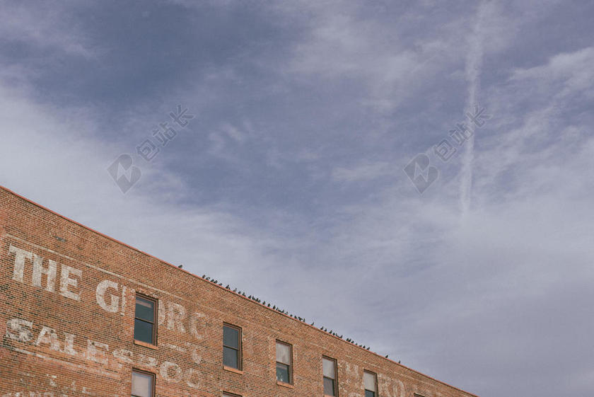 蓝色建筑唯美欧洲特色大型建筑结构背景图片