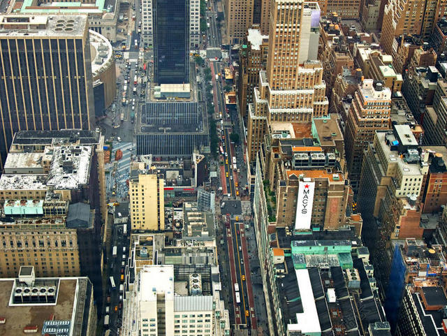 彩色建筑繁华俯视下的高楼大厦建筑设计城市景观背景图片