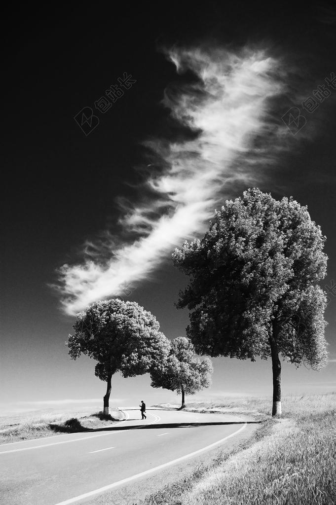 复古穿梭于道路的人背景图片