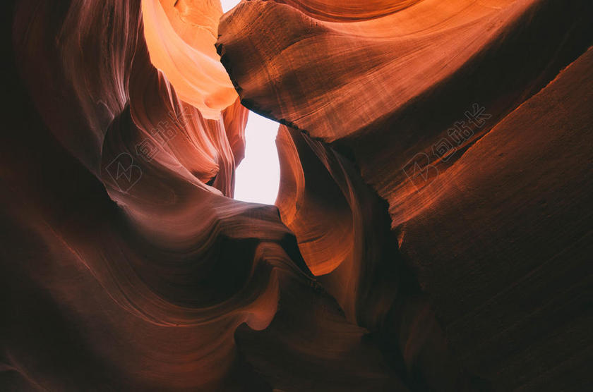 黄灰纹理复杂明暗凹凸不平表面纹理设计背景图片