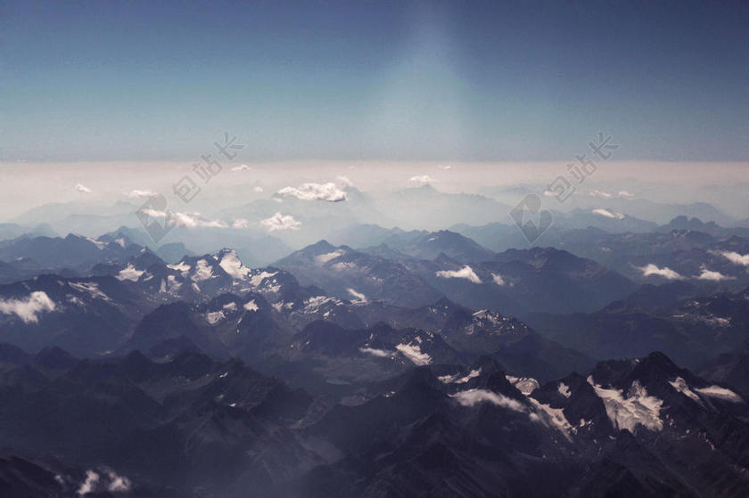 摄影自然山峰上的自然景观背景图片