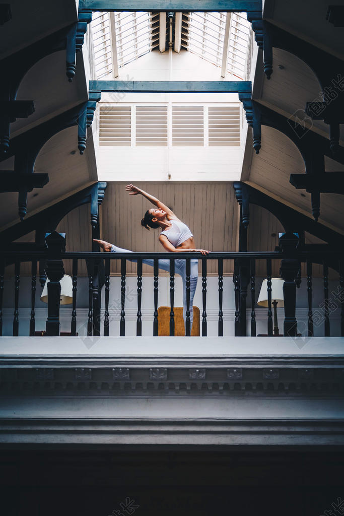 摄影唯美女子瑜伽健身锻炼背景图片