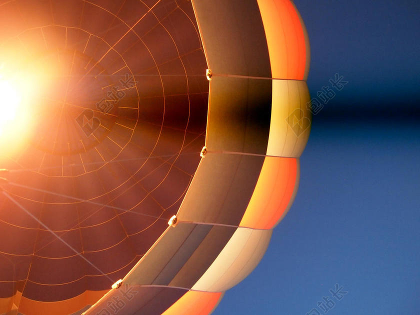 橘色物品橘色的热气球和火焰背景图片
