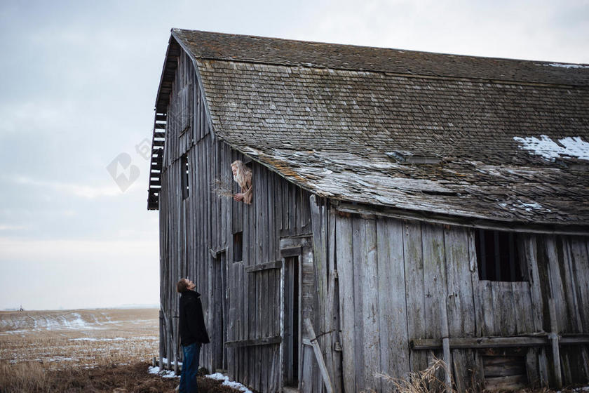 破旧的房子背景图片