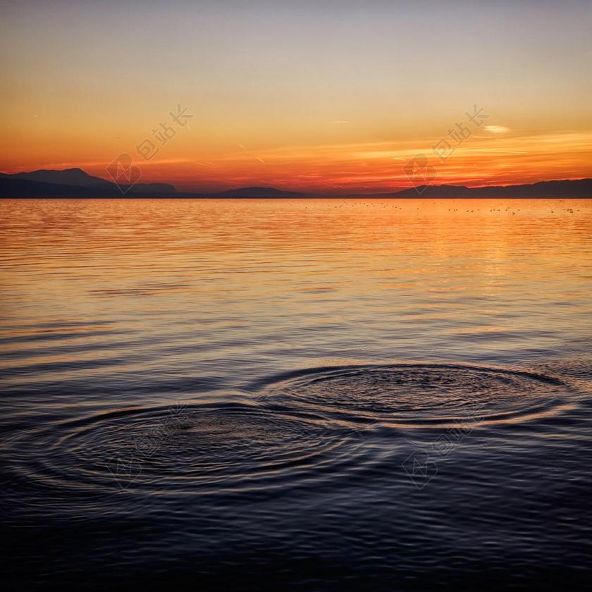 成功 成就 成绩 胜利 商务 职场 风景 风光 美景 田园 山水 日落 夕阳 太阳 地球 泥土 草地 操场 创意 艺术 个性 天空 写字 文章 书籍 沙滩 海滩 书 书籍 阅读 秋天 秋日 海 海水 大海 雨 下雨 惬意 女性 女士 美丽 女人 一个女人