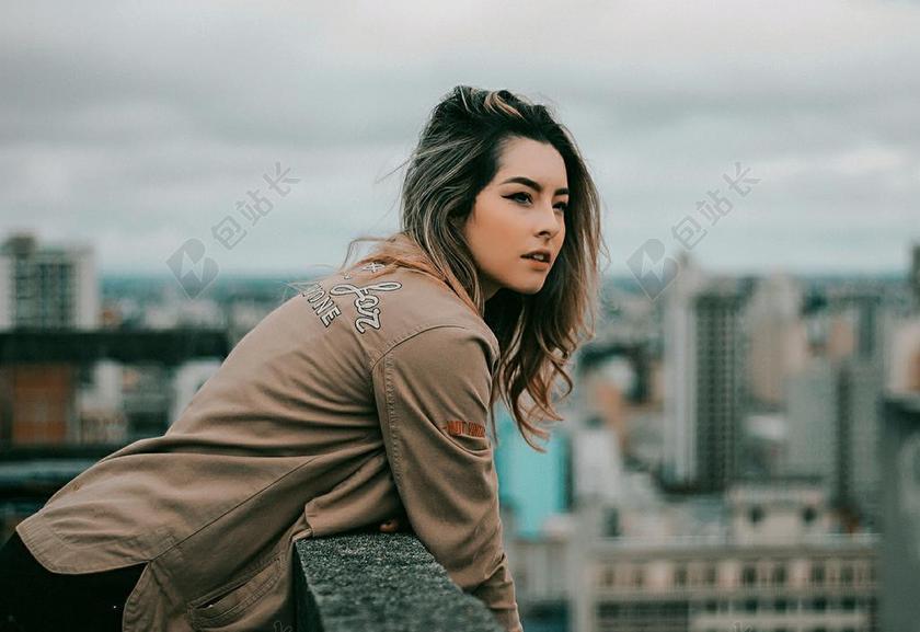 建筑 大厦 建筑物 建设 美女 丽人 优雅 美丽 漂亮 女孩 女人 女性 时尚 流行 个性 城市 女孩 少女 姑娘 美丽 全身像 人物 人群 风土人情 一个女人 女性 女士 美丽 女人