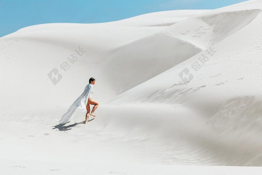 太空 空间 风景 风光 美景 田园 山水 灯光 光线 激光 打火机 时尚 流行 个性 城市 旅行 旅游 行程 度假 休闲 度假 假日 爱情 恋爱 恋人 情人 情侣 浪漫 幸福 快乐 高兴 家庭 甜蜜 职业装 正装 西装 商务 夏日 夏季 热情 肖像 人物特写 画像 天空 树木 丛林 森林 自然 环境 脚 足 全身像 可爱的 树 树木 树林 森林 服装 服饰 流行 白色 浅色 黑白 简单 清新